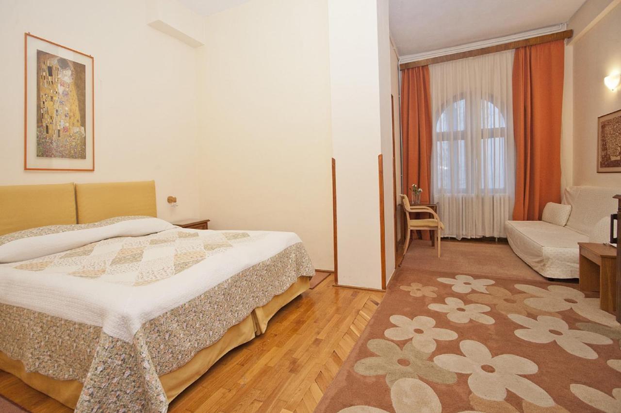 Vila Camelia Sinaia Room photo